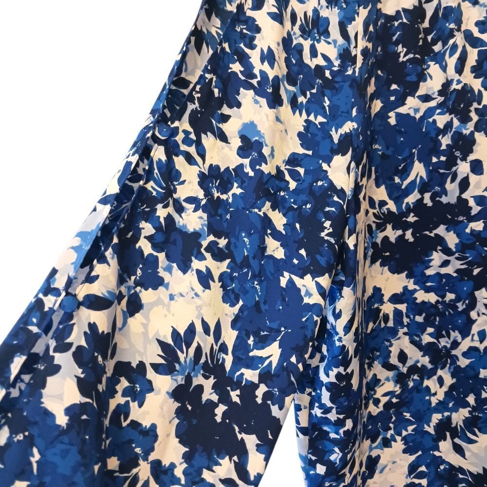 Vince Camuto Top In Blue Floral-Size XL- EUC $98 Retail - Picture 4 of 10